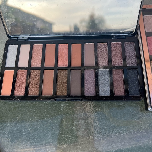 Makeup - Picture 4 of 4